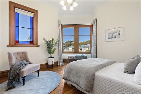 Photo of property in 26 Grove Road, Kelburn, Wellington, 6012