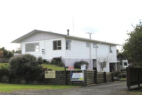 Photo of property in 7 Daphne Road, Tairua, 3508