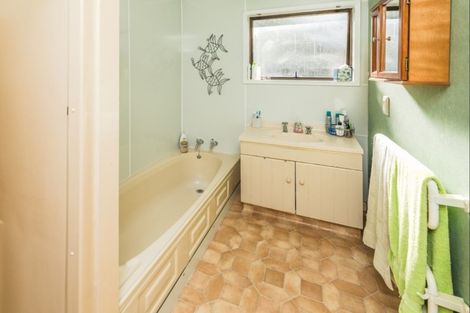 Photo of property in 34 Parkes Avenue, Saint Johns Hill, Whanganui, 4501