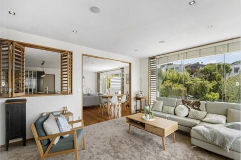 Photo of property in 2/55 Parr Terrace, Castor Bay, Auckland, 0620