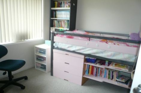 Photo of property in 16 Millstone Lane, Henderson, Auckland, 0612