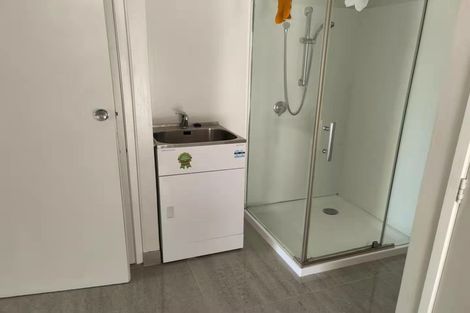 Photo of property in 1 Fayette Place, Te Atatu South, Auckland, 0610