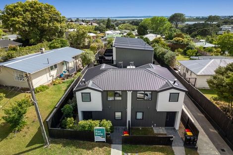 Photo of property in 1/8 Valron Road, Te Atatu South, Auckland, 0602