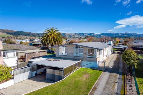 Photo of property in 50 Rhodes Street, Waimate, 7924