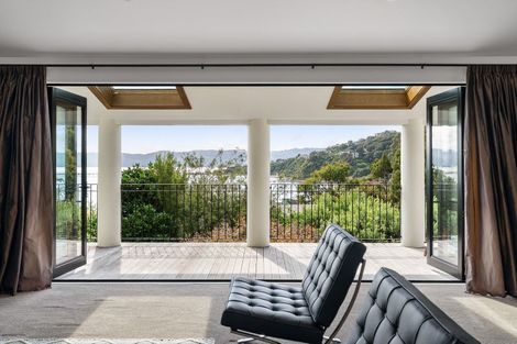 Photo of property in 52 Walter Road, Lowry Bay, Lower Hutt, 5013