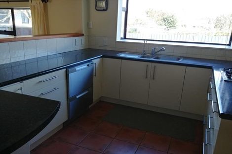 Photo of property in 16 Waikare Avenue, Waiwhetu, Lower Hutt, 5010