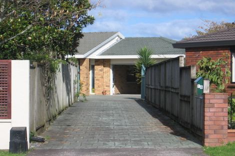 Photo of property in 16 Suncrest Drive, West Harbour, Auckland, 0618