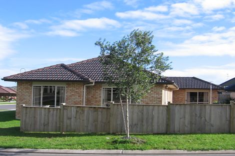 Photo of property in 2 Karson Place, Flat Bush, Auckland, 2016