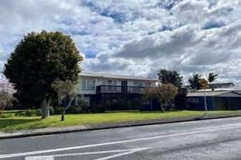 Photo of property in 51 Taikata Road, Te Atatu Peninsula, Auckland, 0610