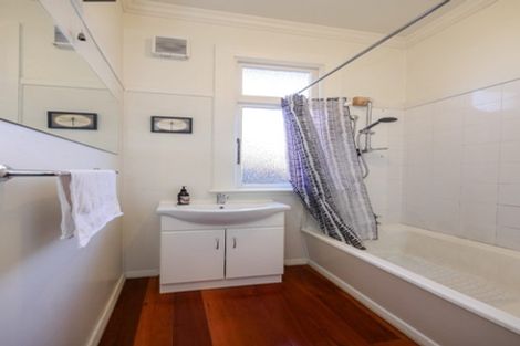 Photo of property in 249 Macandrew Road, Forbury, Dunedin, 9012