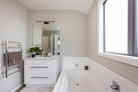 Photo of property in 24 Poplar Grove, Feilding, 4702