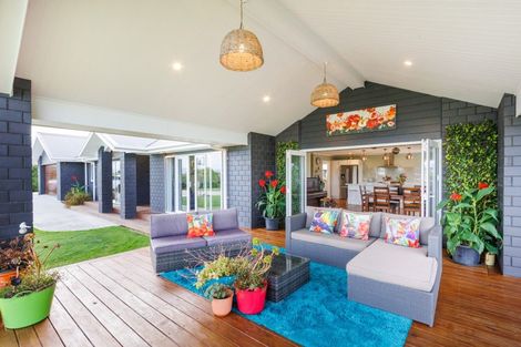 Photo of property in 21 Loveston Lane, Kelvin Grove, Palmerston North, 4470