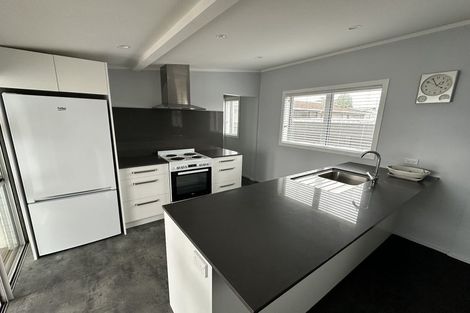 Photo of property in 27 Tukapa Street, Westown, New Plymouth, 4310