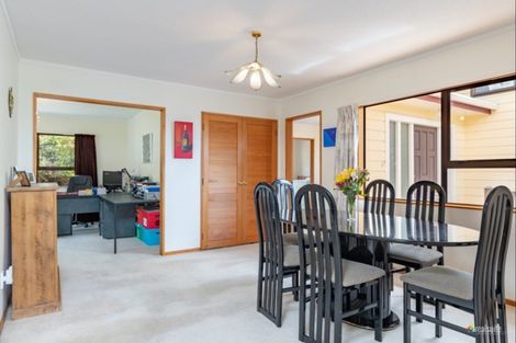 Photo of property in 16 Kinnel Grove, Papakowhai, Porirua, 5024