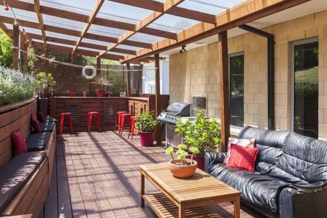 Photo of property in 8 Crossland Terrace, Lyttelton, 8082