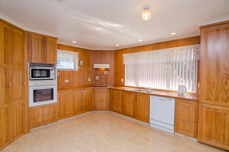 Photo of property in 32 Richmond Road, Carterton, 5713