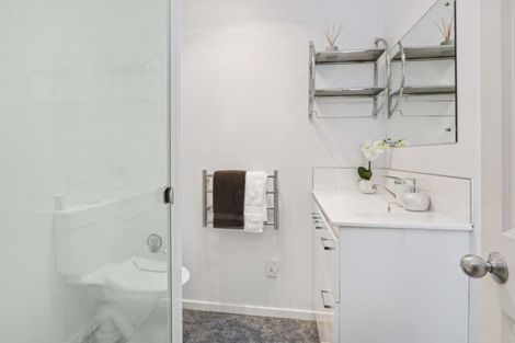 Photo of property in 6a Gills Avenue, Papakura, 2110