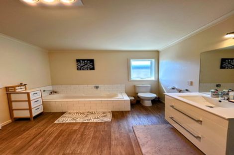 Photo of property in 10 Wescombe Grove, Feilding, 4702