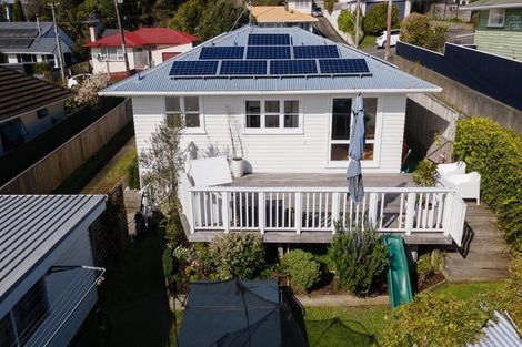 Photo of property in 33 Beazley Avenue, Paparangi, Wellington, 6037
