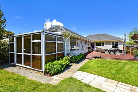 Photo of property in 9 Dunedin Street, Redwood, Christchurch, 8051