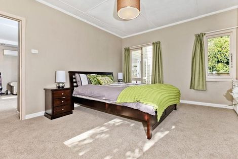 Photo of property in 2/42c Schnapper Rock Road, Schnapper Rock, Auckland, 0632