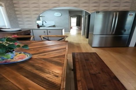 Photo of property in 5 Sutton Crescent, Papatoetoe, Auckland, 2025