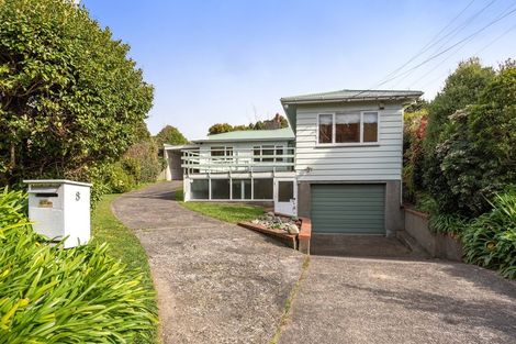 Photo of property in 8 Miles Crescent, Newlands, Wellington, 6037