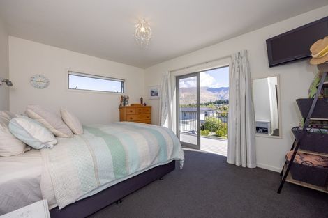 Photo of property in 16 Bevan Place, Wanaka, 9305