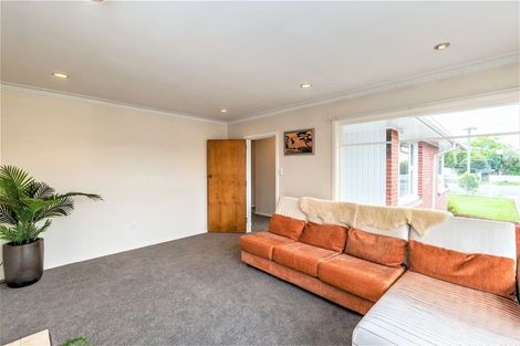 Photo of property in 72 Cutts Road, Russley, Christchurch, 8042