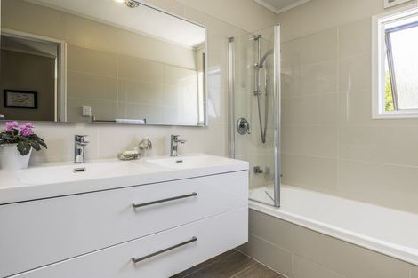 Photo of property in 140b Ireland Road, Mount Wellington, Auckland, 1060