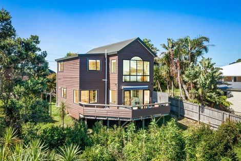 Photo of property in 2/60 Rangatira Road, Beach Haven, Auckland, 0626