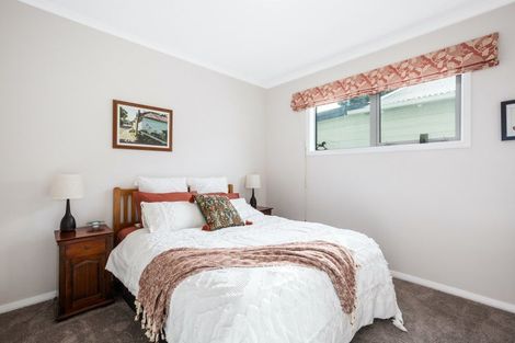 Photo of property in 38 Oroua Street, Eastbourne, Lower Hutt, 5013