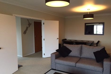 Photo of property in 1/84 Sylvan Avenue, Northcote, Auckland, 0627