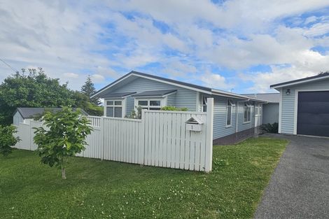 Photo of property in 1 Hoskins Avenue, Hillsborough, Auckland, 1042