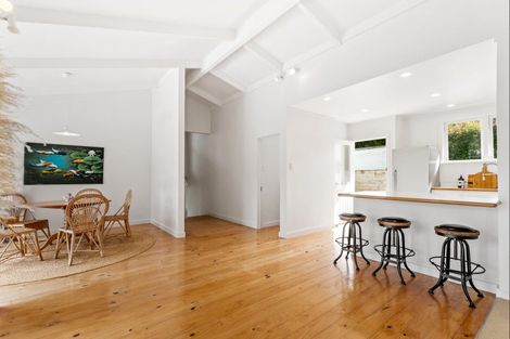 Photo of property in 16 Grand View Road, Leigh, 0985