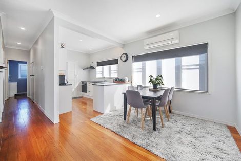 Photo of property in 1 Kingswood Road, Papatoetoe, Auckland, 2025