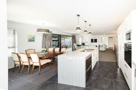 Photo of property in 44 Chestnut Close, Kelvin Grove, Palmerston North, 4414