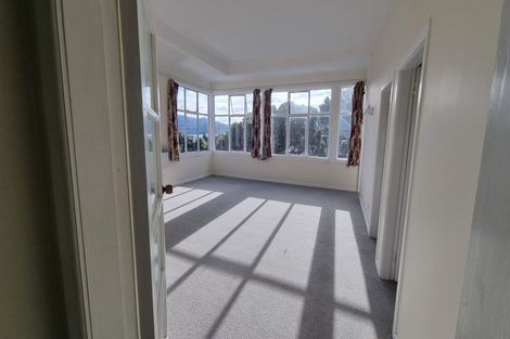 Photo of property in 16 Lindum Terrace, Roseneath, Wellington, 6011