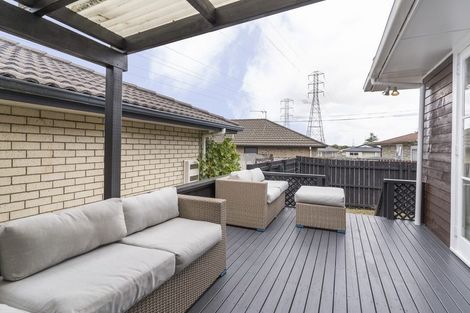 Photo of property in 16 Vera Road, Te Atatu South, Auckland, 0610