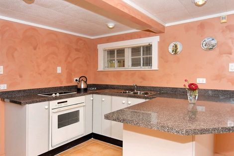 Photo of property in 60 Aroha Avenue, Sandringham, Auckland, 1025