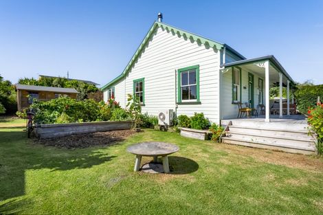 Photo of property in 1 Mahuru Lane, Okato, 4335