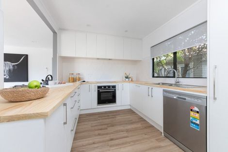 Photo of property in 94 Beach Haven Road, Beach Haven, Auckland, 0626