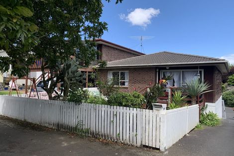 Photo of property in 2/5 Lyon Avenue, Mount Albert, Auckland, 1025