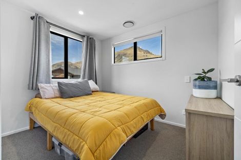 Photo of property in 2 Mulbury Way, Lower Shotover, Queenstown, 9304