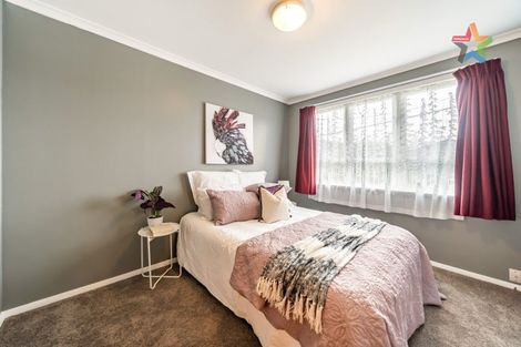 Photo of property in 1 Delaney Drive, Stokes Valley, Lower Hutt, 5019