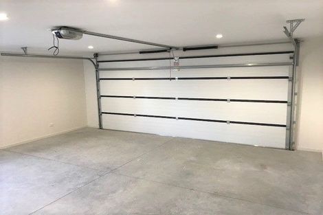 Photo of property in 35 Riverglade Parkway, Te Atatu South, Auckland, 0610