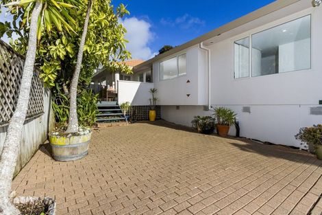 Photo of property in 2 Garden Lane, Torbay, Auckland, 0632
