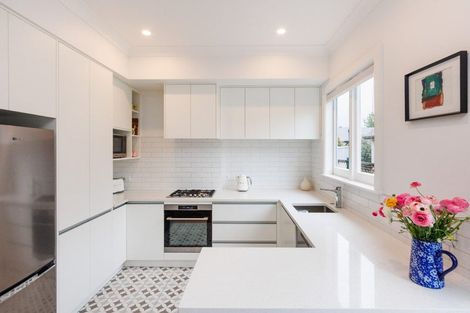 Photo of property in 11 Palm Avenue, Hokowhitu, Palmerston North, 4410