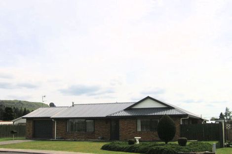 Photo of property in 3 Ashmore Place, Fairy Springs, Rotorua, 3015