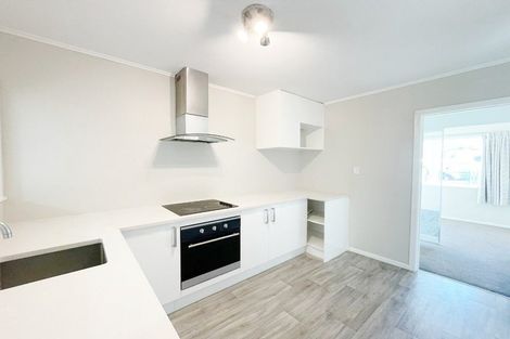 Photo of property in 5 Rondorlyn Place, Manurewa, Auckland, 2102